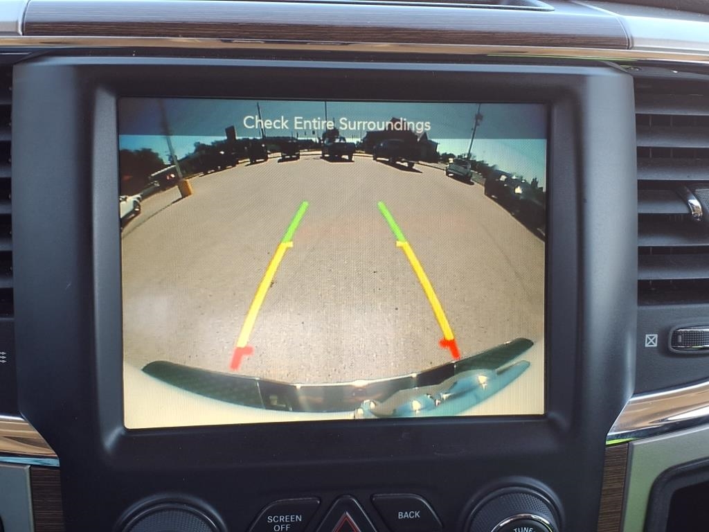 RAM 1500 4WD Crew Cab 140.5" Laramie 2017 RAM 1500 4WD Crew Cab 140.5" Laramie 2017