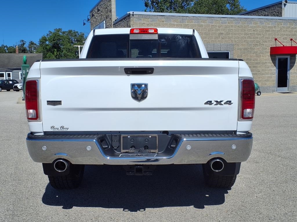 RAM 1500 4WD Crew Cab 140.5" Laramie 2017 RAM 1500 4WD Crew Cab 140.5" Laramie 2017