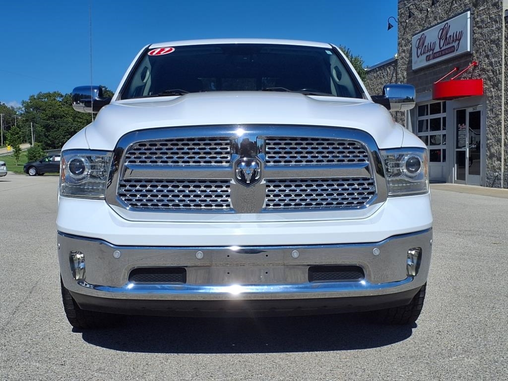 RAM 1500 4WD Crew Cab 140.5" Laramie 2017