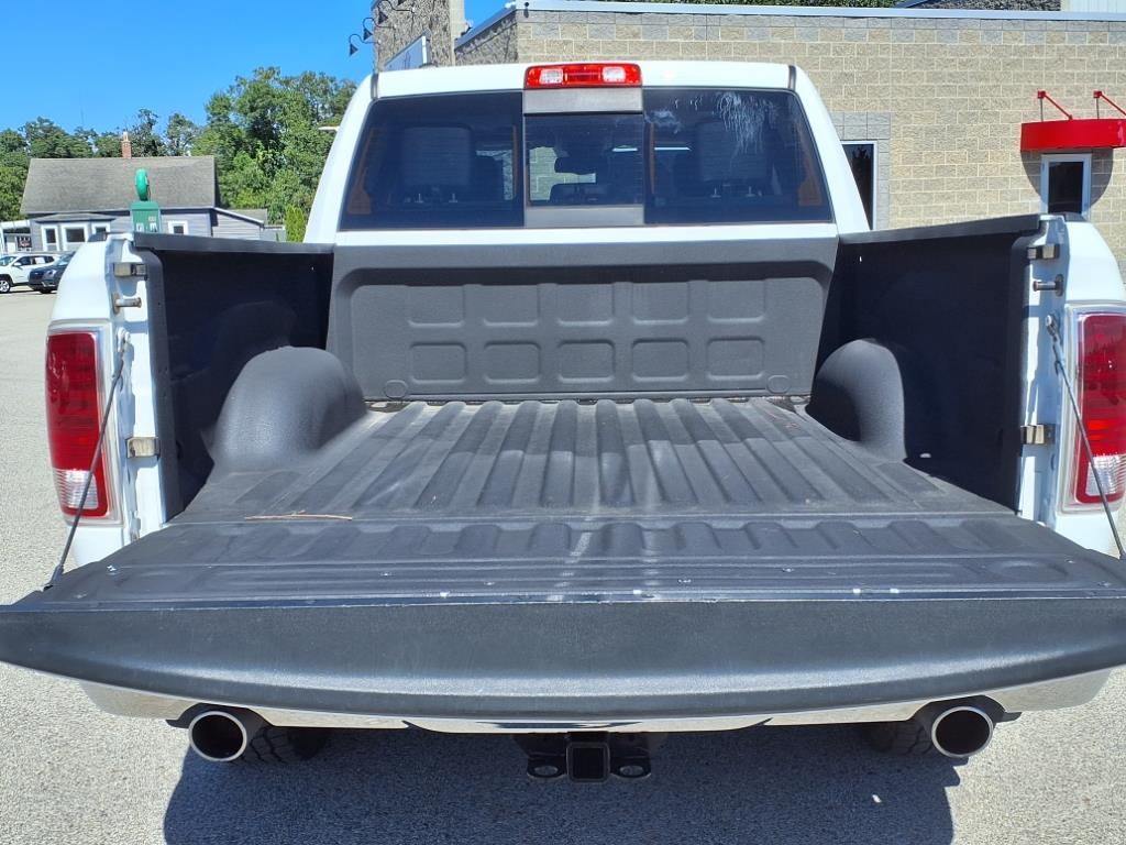 RAM 1500 4WD Crew Cab 140.5" Laramie 2017