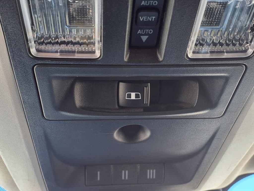 RAM 1500 4WD Crew Cab 140.5" Laramie 2017