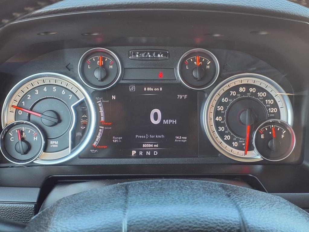 RAM 1500 4WD Crew Cab 140.5" Laramie 2017