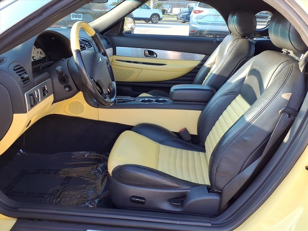 Ford Thunderbird 2dr Conv w/Hardtop Premium 2002