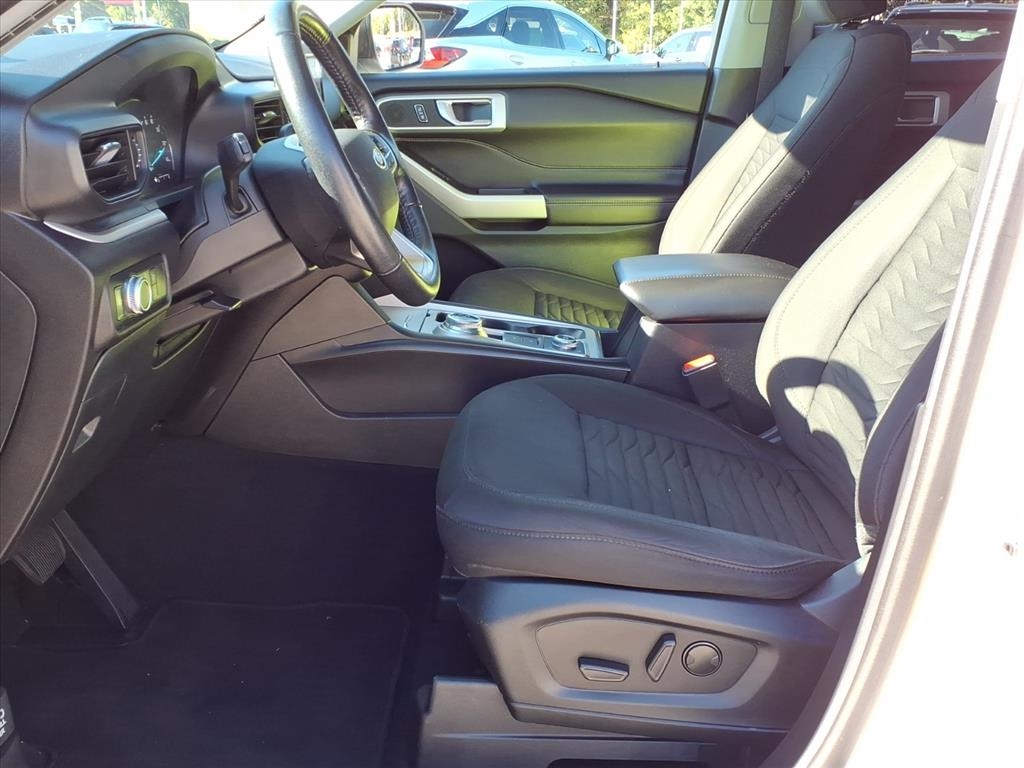 2021 Ford Explorer XLT photo 3