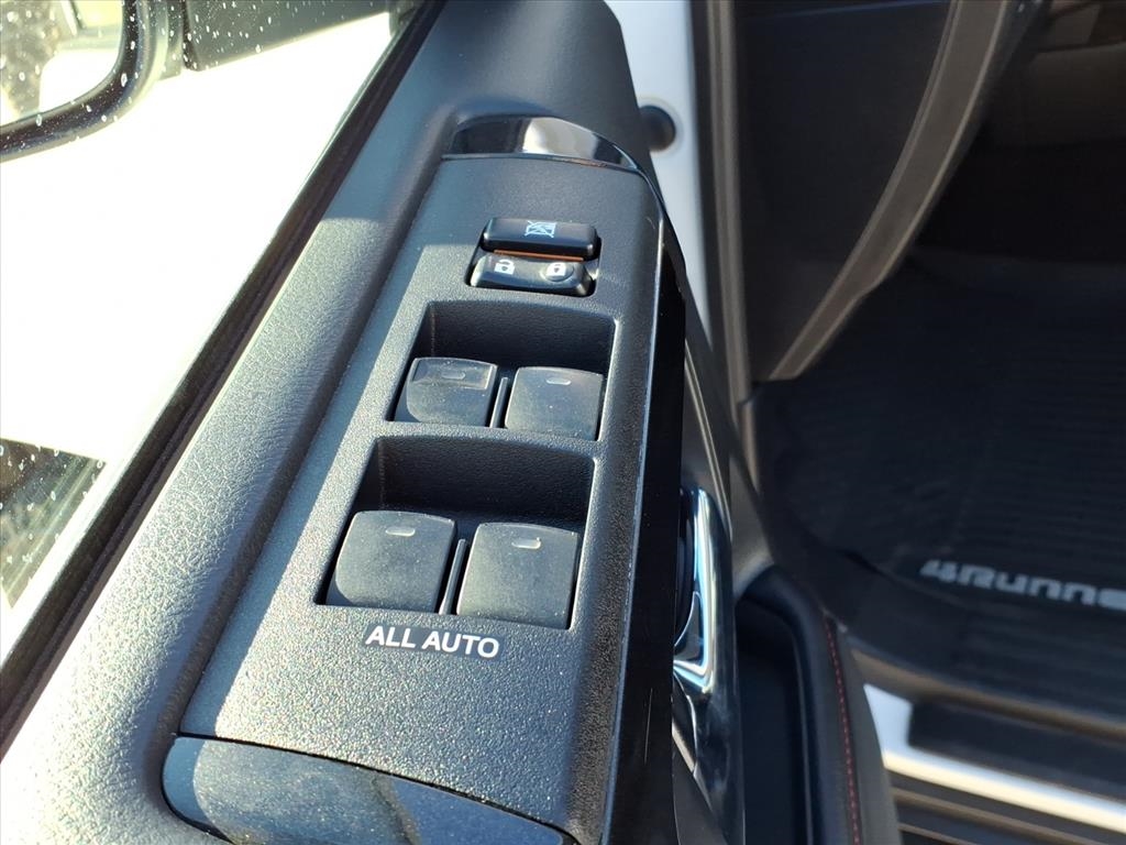 Toyota 4Runner TRD Off Road Premium 4WD (Natl) 2019