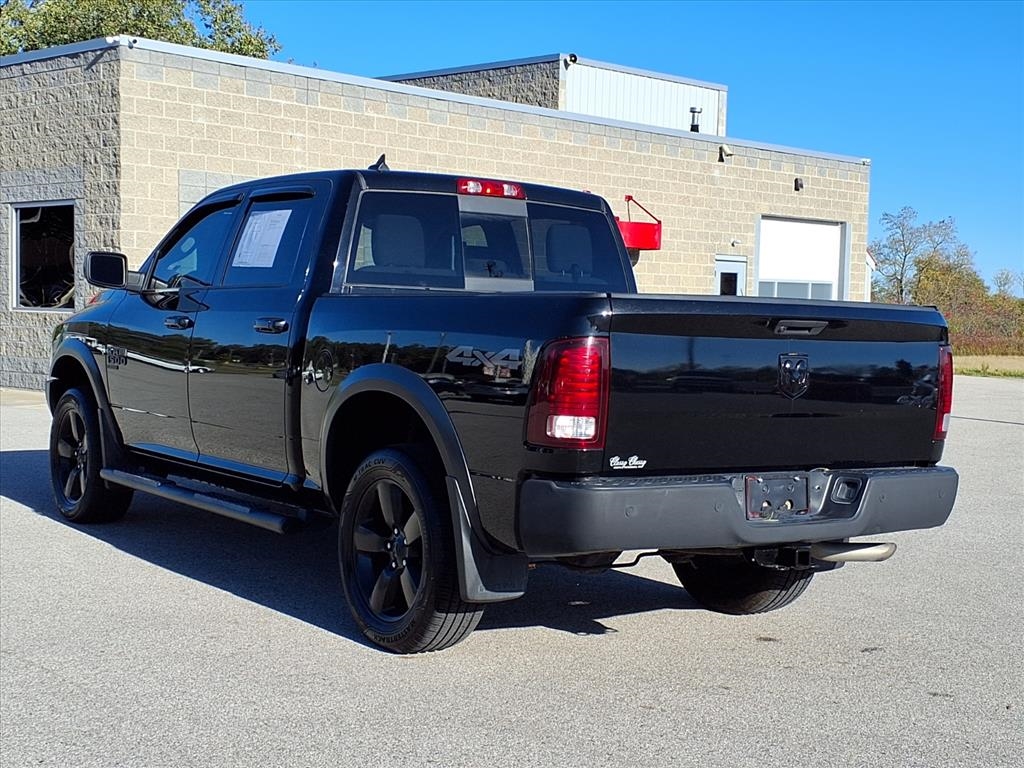 RAM 1500 Classic Warlock 4x4 Crew Cab 5'7" Box 2019 RAM 1500 Classic Warlock 4x4 Crew Cab 5'7" Box 2019