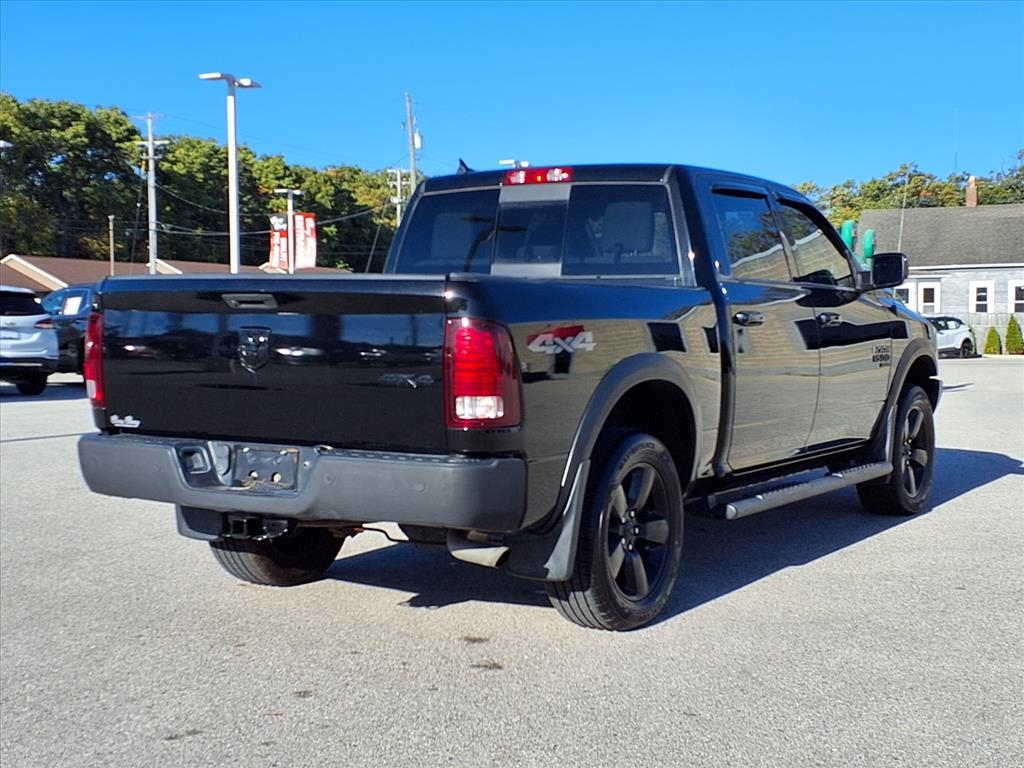 RAM 1500 Classic Warlock 4x4 Crew Cab 5'7" Box 2019 RAM 1500 Classic Warlock 4x4 Crew Cab 5'7" Box 2019