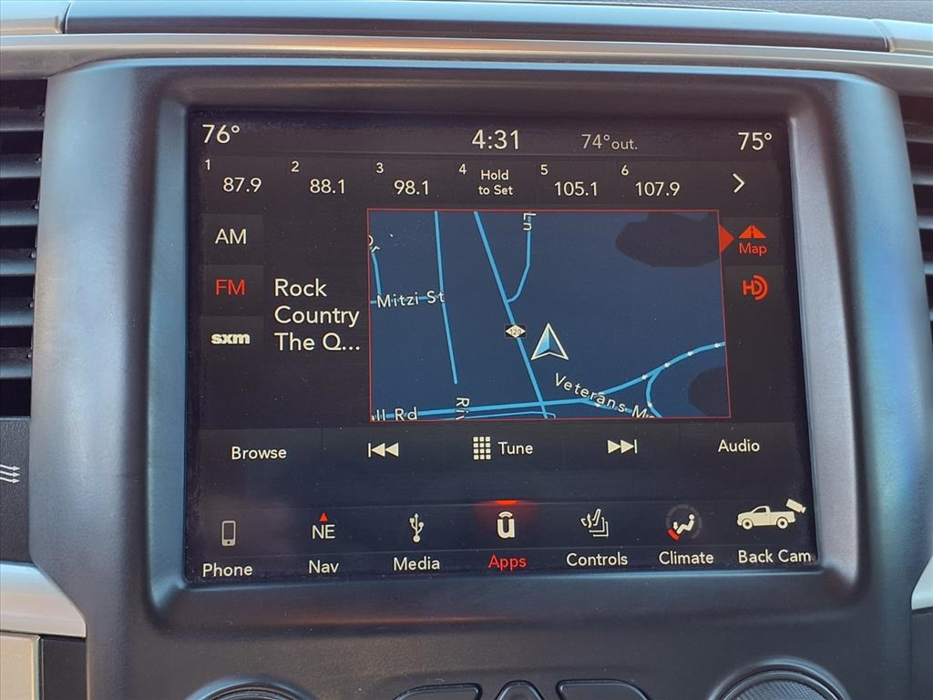 RAM 1500 Classic Warlock 4x4 Crew Cab 5'7" Box 2019 RAM 1500 Classic Warlock 4x4 Crew Cab 5'7" Box 2019