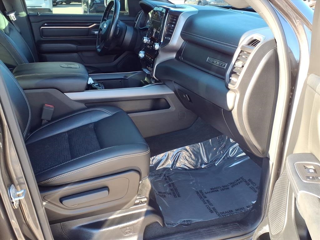 RAM 1500 Sport 4x4 Crew Cab 5'7" Box 2021 RAM 1500 Sport 4x4 Crew Cab 5'7" Box 2021