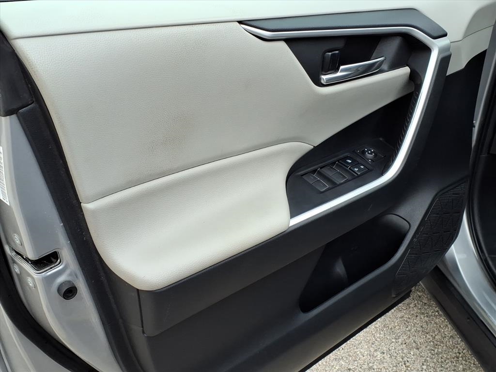 Toyota RAV4 XLE AWD (Natl) 2022