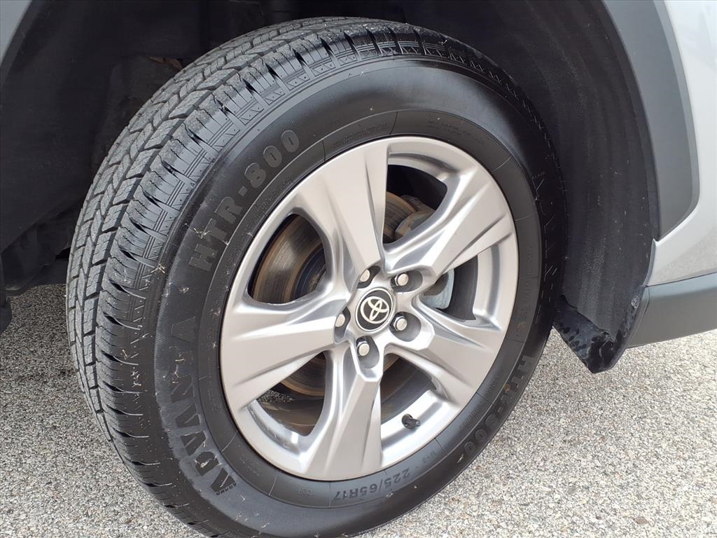 Toyota RAV4 XLE AWD (Natl) 2022