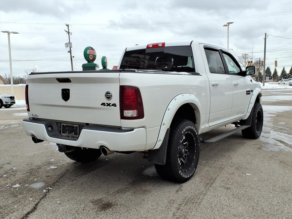 RAM 1500 4WD Crew Cab 140.5" Sport 2017