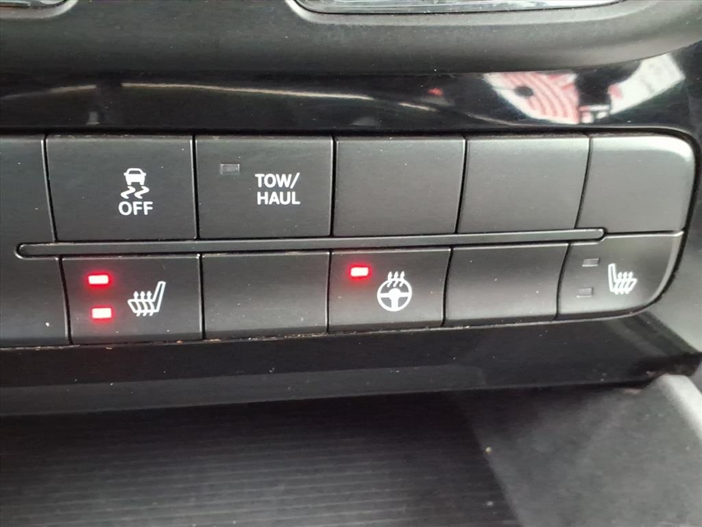 RAM 1500 4WD Crew Cab 140.5" Sport 2017