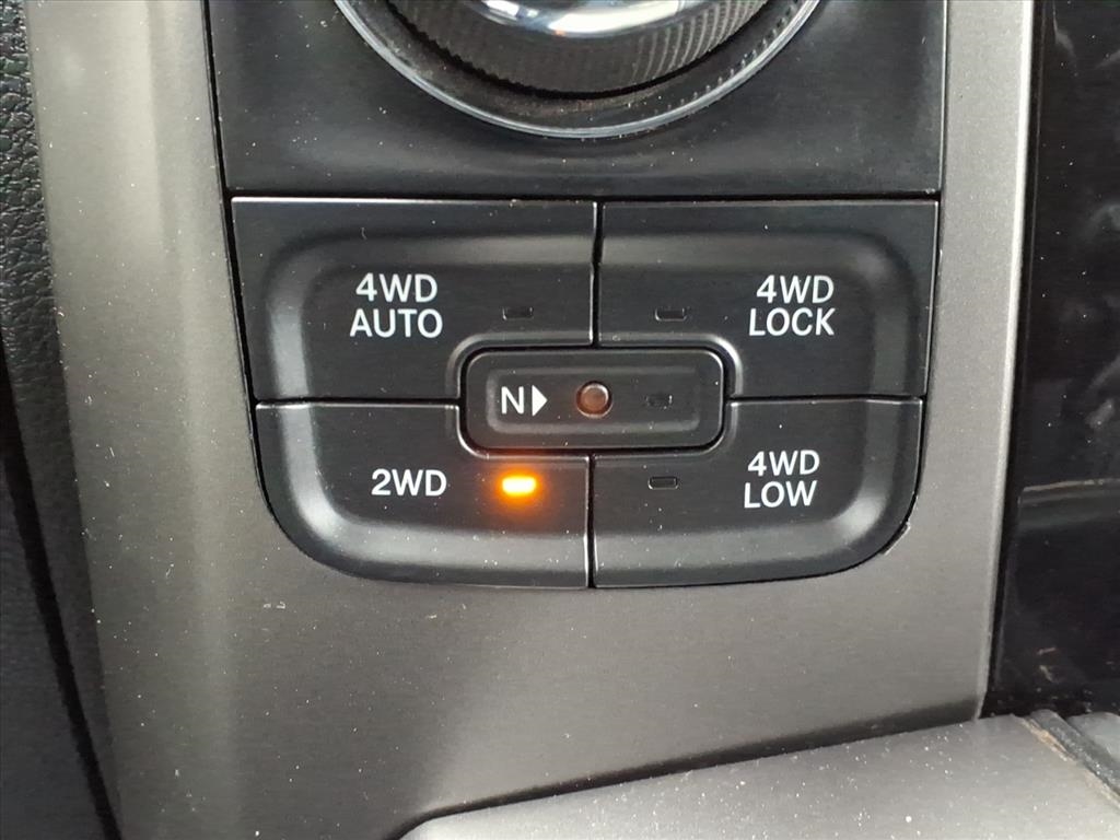 RAM 1500 4WD Crew Cab 140.5" Sport 2017