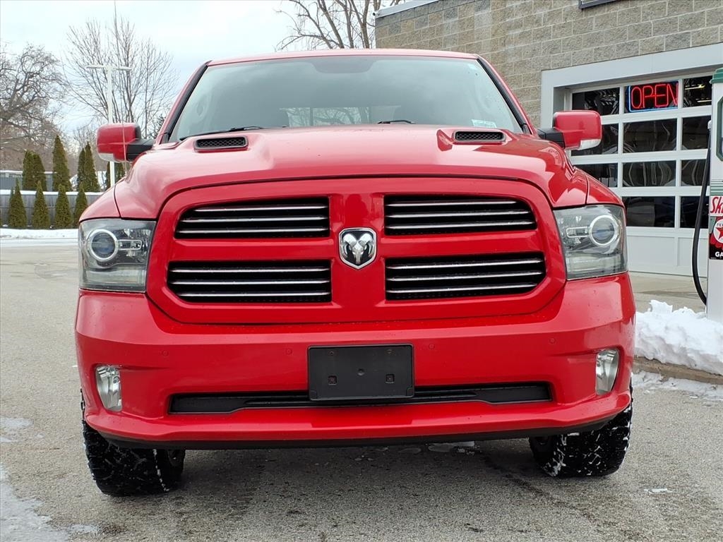 RAM 1500 4WD Crew Cab 140.5" Sport 2016