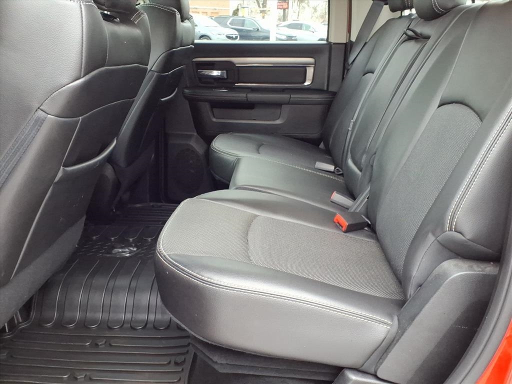 RAM 1500 4WD Crew Cab 140.5" Sport 2016