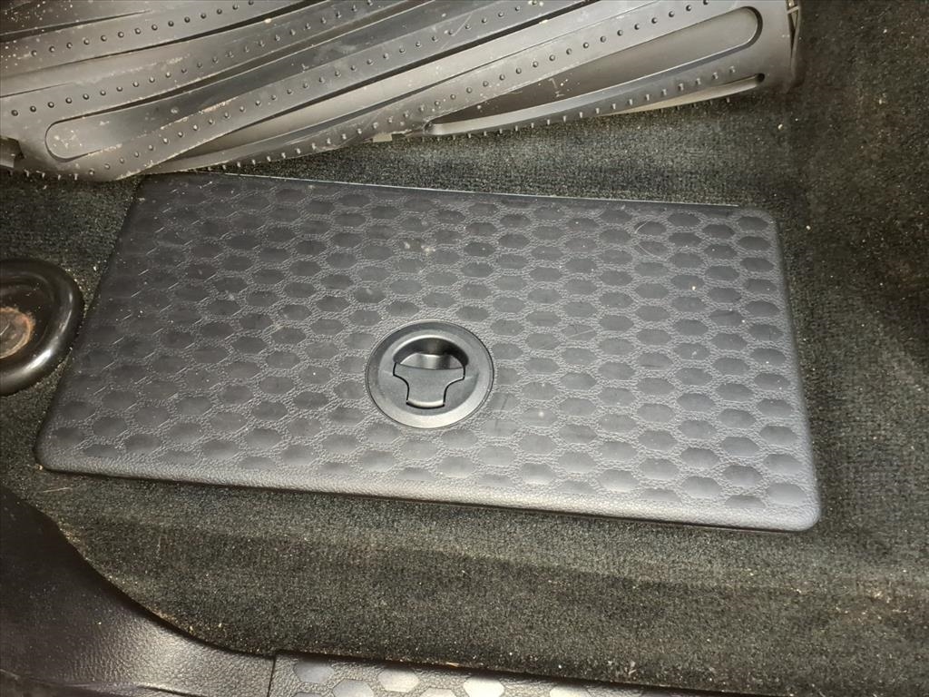 RAM 1500 4WD Crew Cab 140.5" Sport 2016