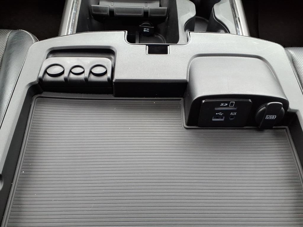 RAM 1500 4WD Crew Cab 140.5" Sport 2016