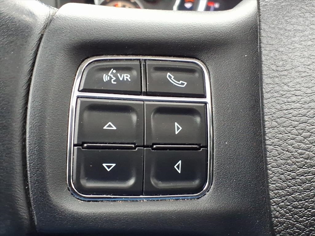 RAM 1500 4WD Crew Cab 140.5" Sport 2016