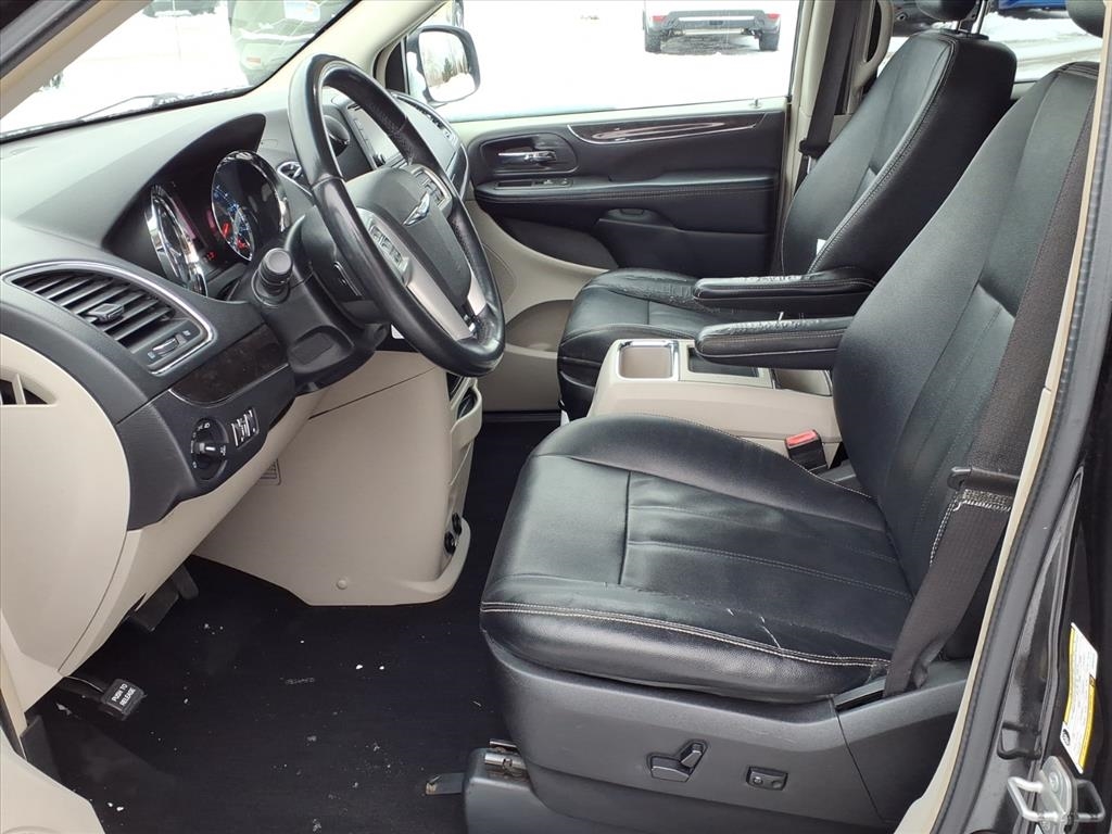 Chrysler Town & Country 4dr Wgn Touring 2016