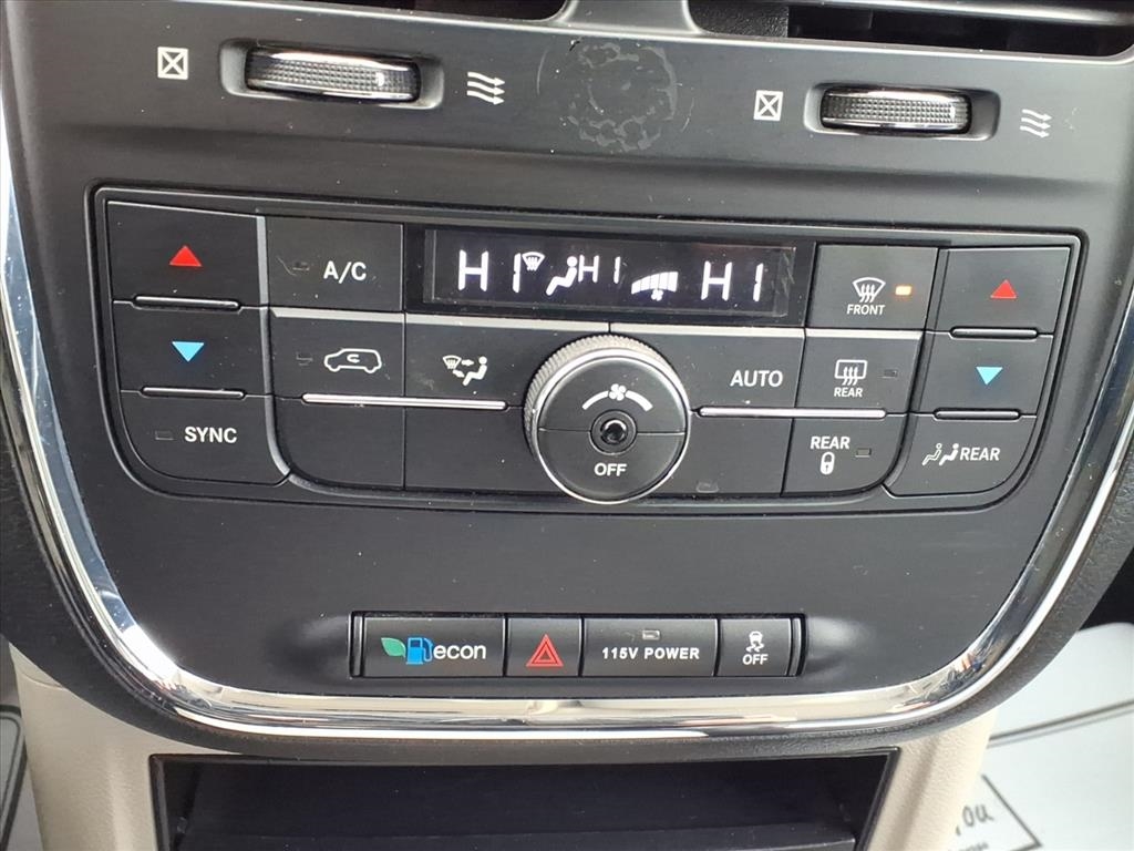 Chrysler Town & Country 4dr Wgn Touring 2016