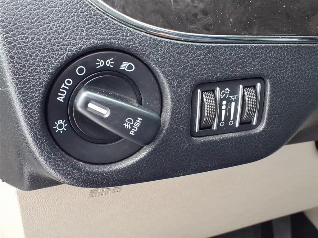 Chrysler Town & Country 4dr Wgn Touring 2016