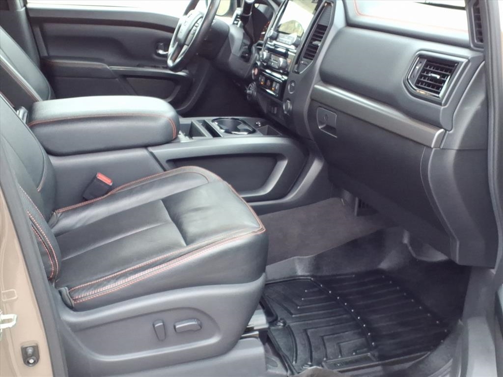 Nissan Titan 4x4 Crew Cab Platinum Reserve 2021