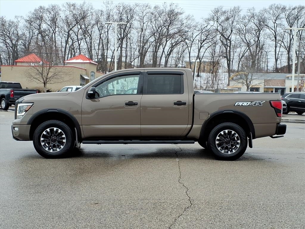 Nissan Titan 4x4 Crew Cab Platinum Reserve 2021