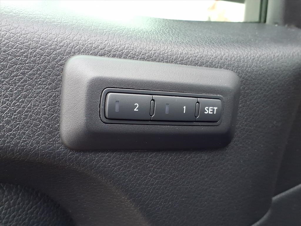 Nissan Titan 4x4 Crew Cab Platinum Reserve 2021