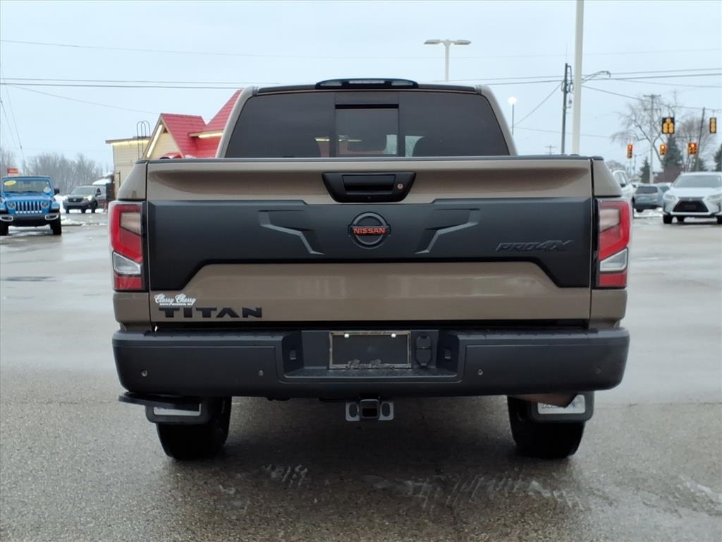 Nissan Titan 4x4 Crew Cab Platinum Reserve 2021