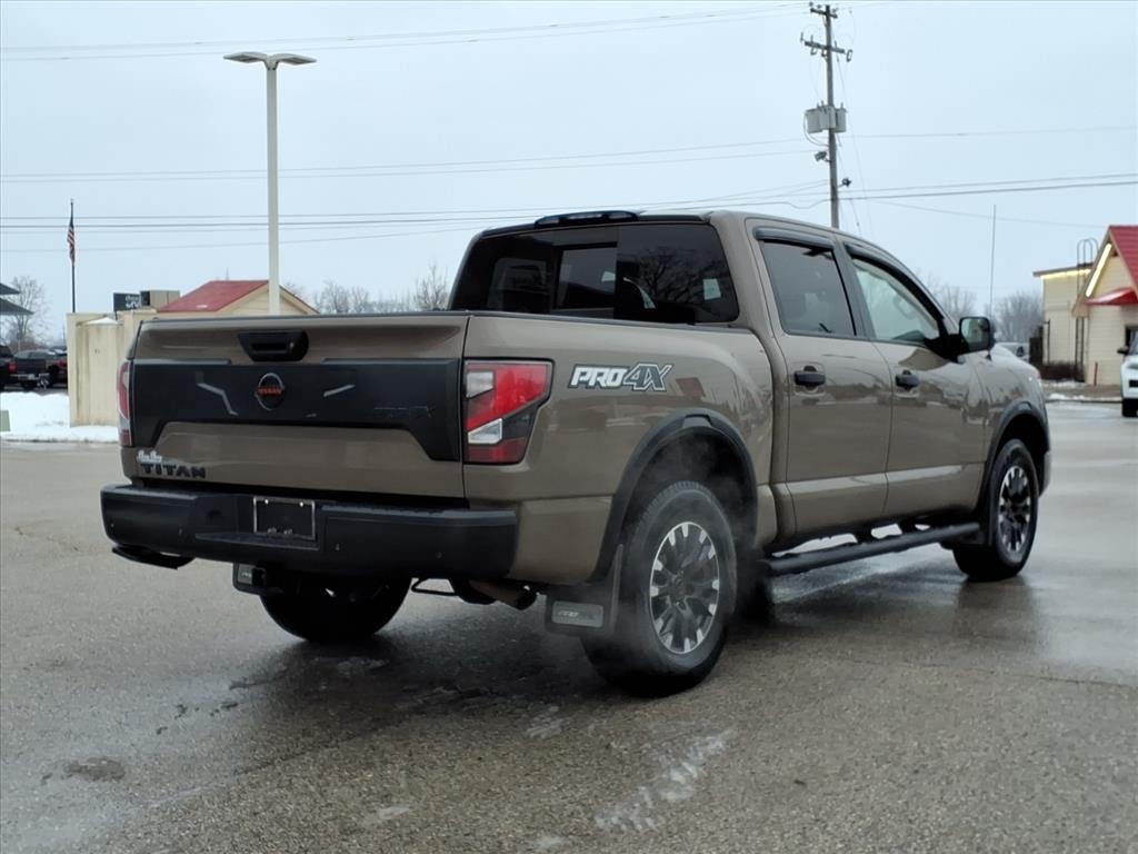 Nissan Titan 4x4 Crew Cab Platinum Reserve 2021