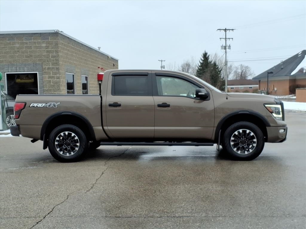Nissan Titan 4x4 Crew Cab Platinum Reserve 2021
