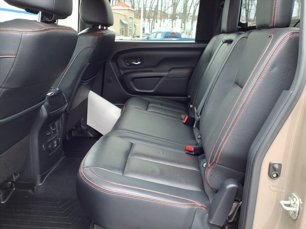 Nissan Titan 4x4 Crew Cab Platinum Reserve 2021