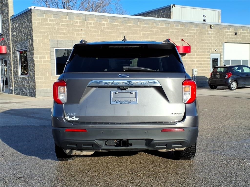 Ford Explorer XLT 4WD 2021