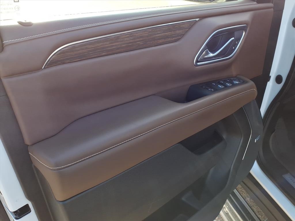 Chevrolet Suburban 4WD 4dr High Country 2021