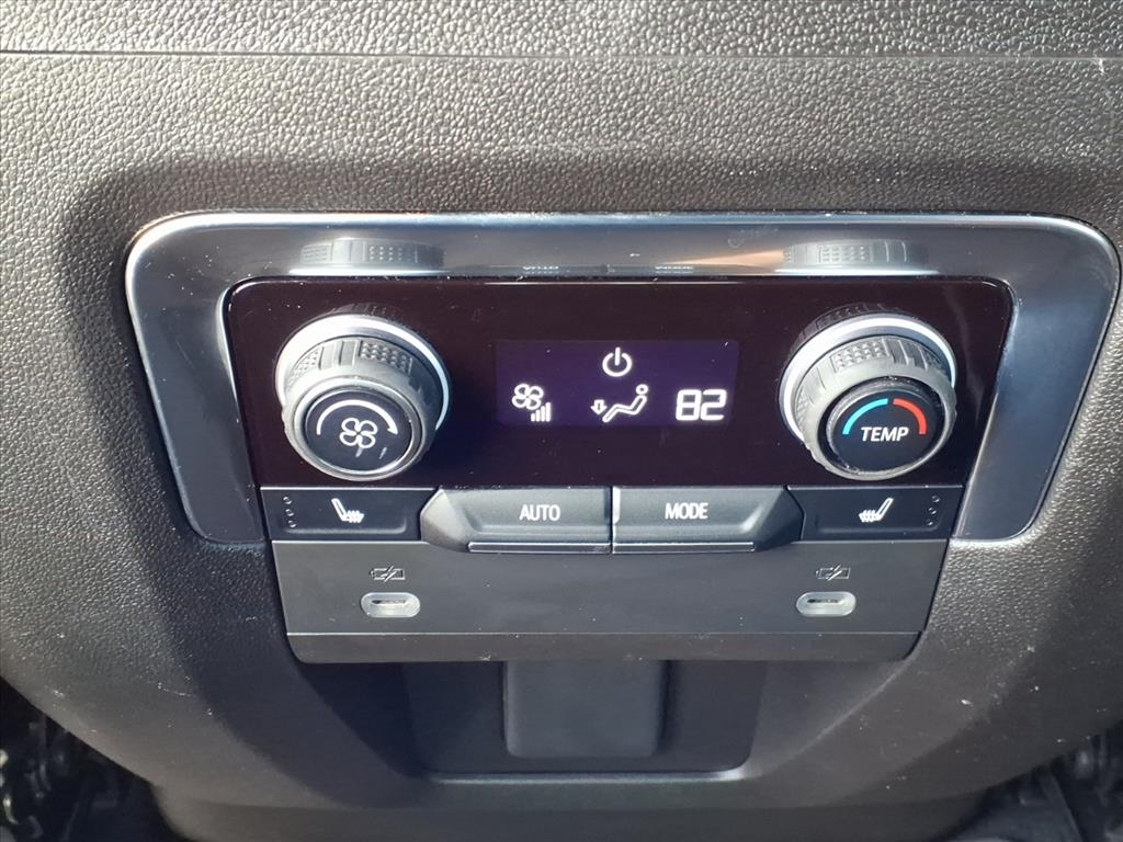 Chevrolet Suburban 4WD 4dr High Country 2021