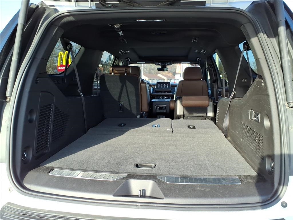 Chevrolet Suburban 4WD 4dr High Country 2021