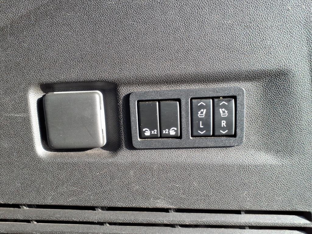 Chevrolet Suburban 4WD 4dr High Country 2021