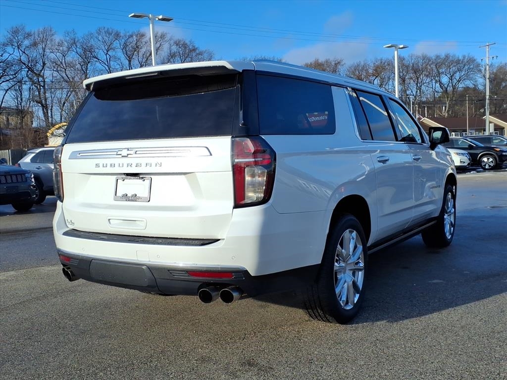 Chevrolet Suburban 4WD 4dr High Country 2021