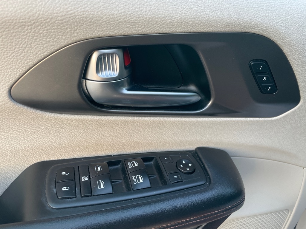 2020 Chrysler Pacifica Touring L photo 15