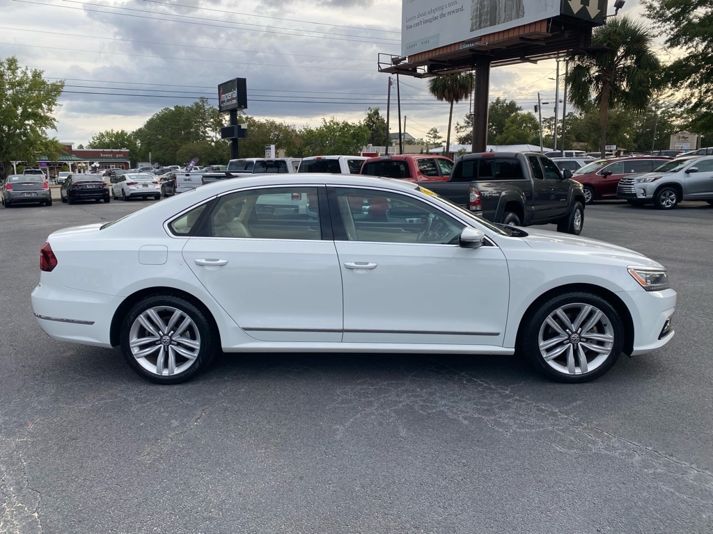 2017 Volkswagen Passat SE photo 3