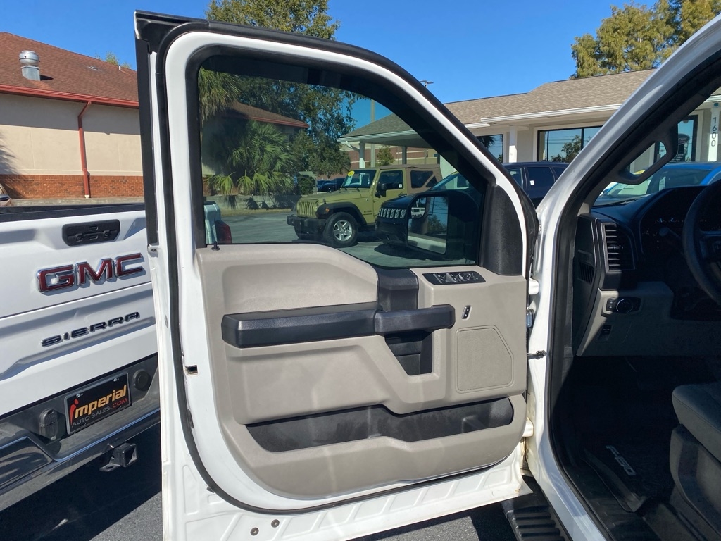 Ford F-150 FX4 SuperCrew 4x4 2019 Ford F-150 FX4 SuperCrew 4x4 2019