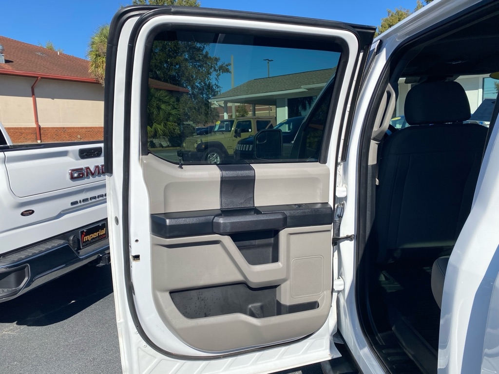 Ford F-150 FX4 SuperCrew 4x4 2019 Ford F-150 FX4 SuperCrew 4x4 2019