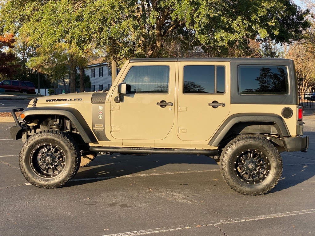 2018 Jeep Wrangler Unlimited Sport photo 2