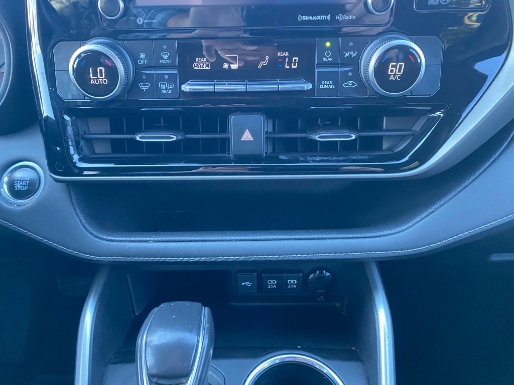 Toyota Highlander LE 2020