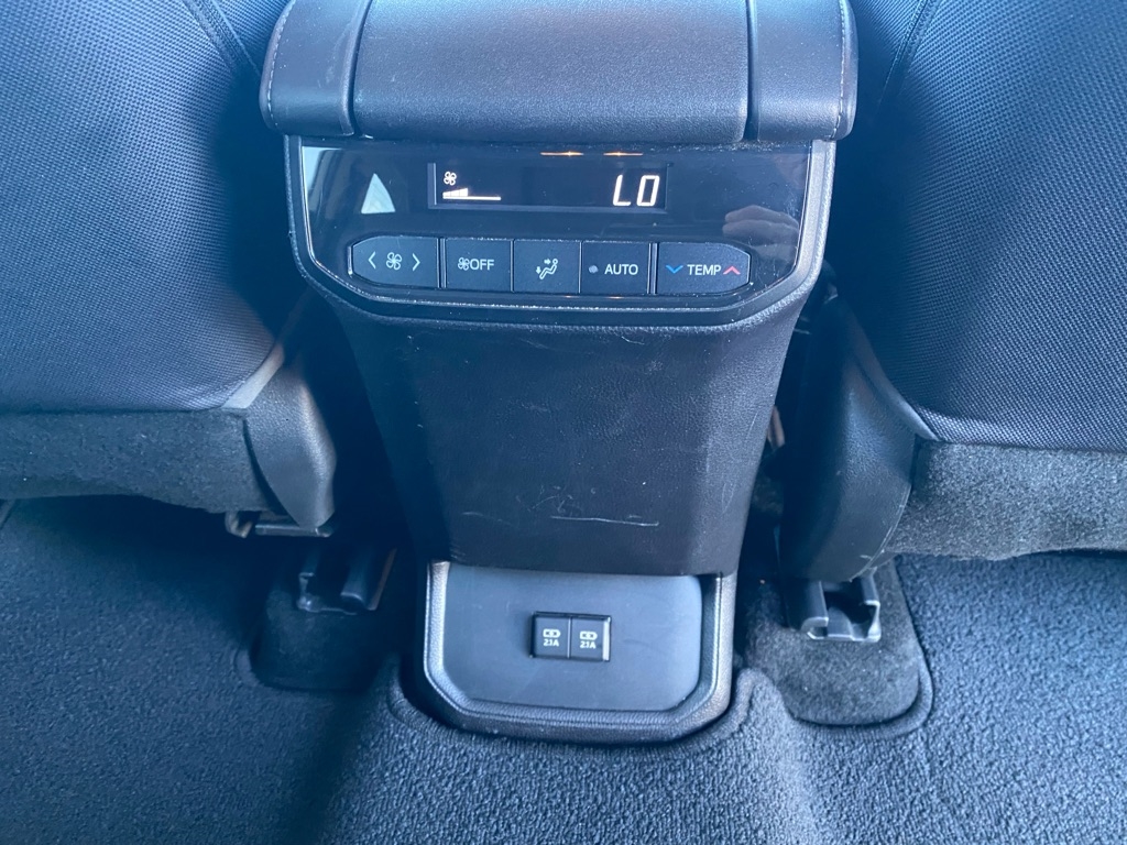 Toyota Highlander LE 2020