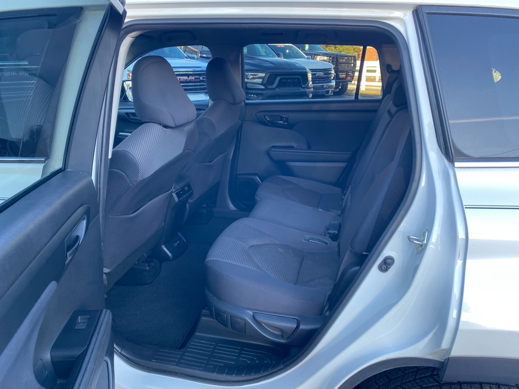 Toyota Highlander LE 2020