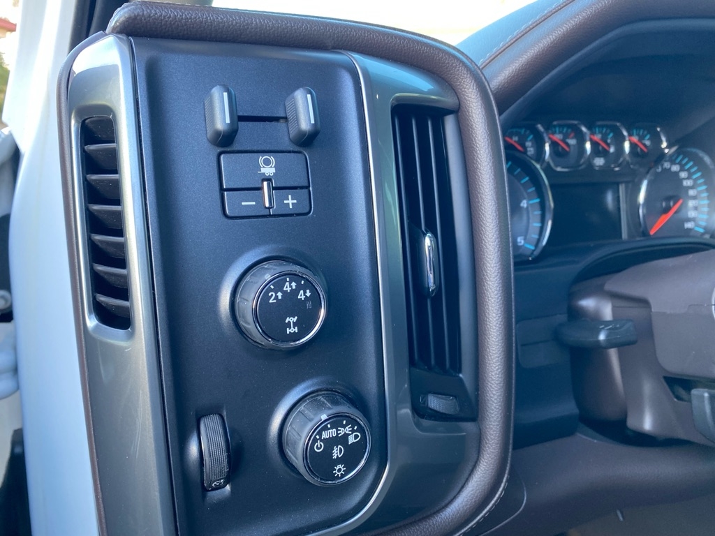 Chevrolet Silverado 2500HD LTZ Crew Cab 4WD 2015