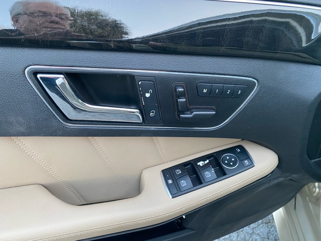 Mercedes-Benz E-Class  2011