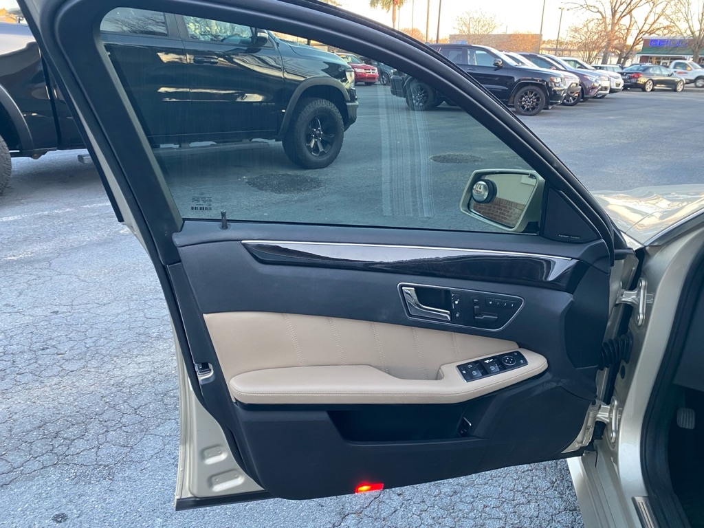 Mercedes-Benz E-Class  2011